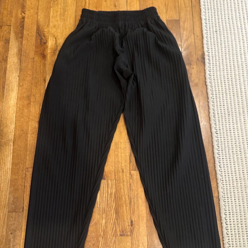 Maniere de Voir Black Pleated Wide-Leg Pants - issey miyake homage